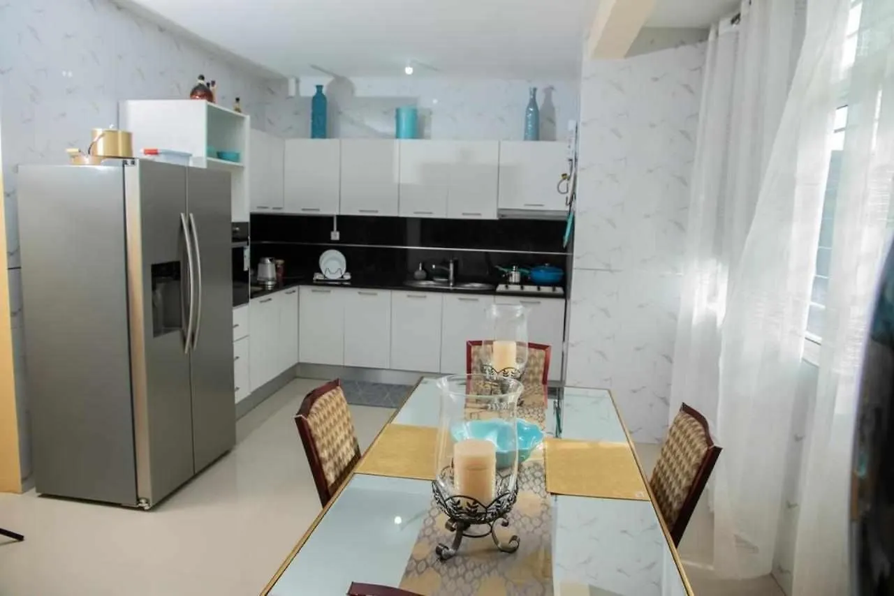 Zeyden Place Apt 2 Praia Lejlighed